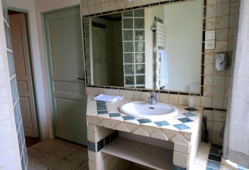 Номер Стандарт, L'escampe