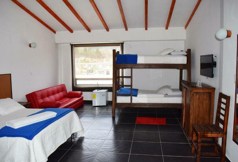 חדר משפחתי, Camino A La Villa Cucaita