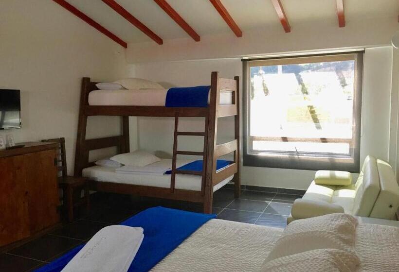 غرفة عائلية, Camino A La Villa Cucaita