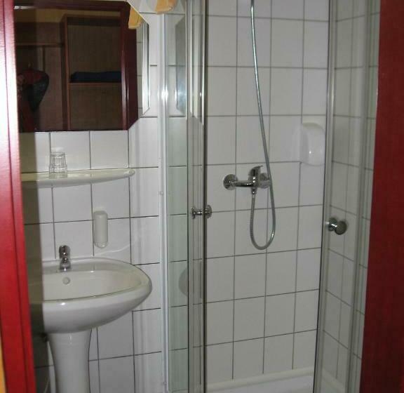 スタンダードシングルルーム, Thelena