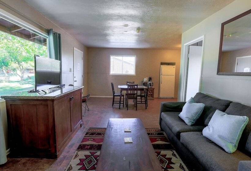 キャビン, Roosevelt Resort Park