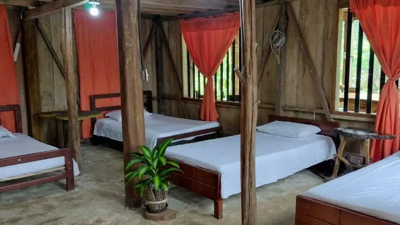 Vuode Makuusalissa, Huaca Huaca Hostel