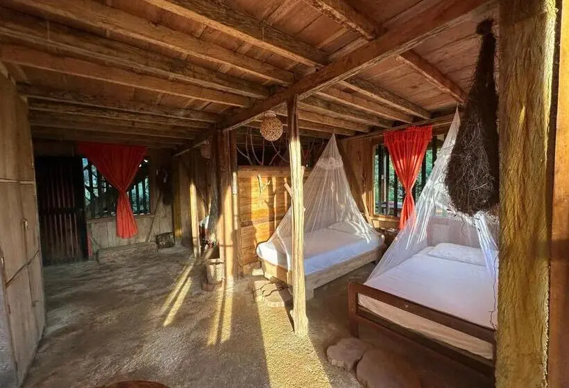 Vuode Makuusalissa, Huaca Huaca Hostel