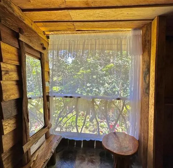 Perhehuone, Huaca Huaca Hostel