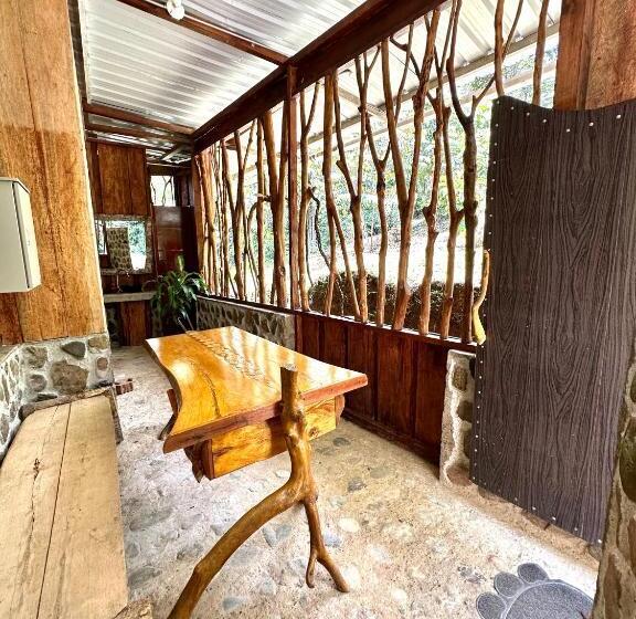 חדר דלוקס עם מרפסת, Huaca Huaca Hostel