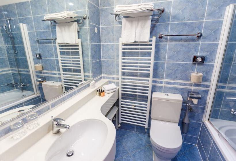 اتاق استاندارد با تخت دوبل و چشمانداز دریا, Grand Hotel Portorož – Lifeclass Hotels & Spa, Portorož