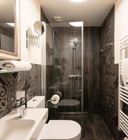 标准单人间, Burgblick