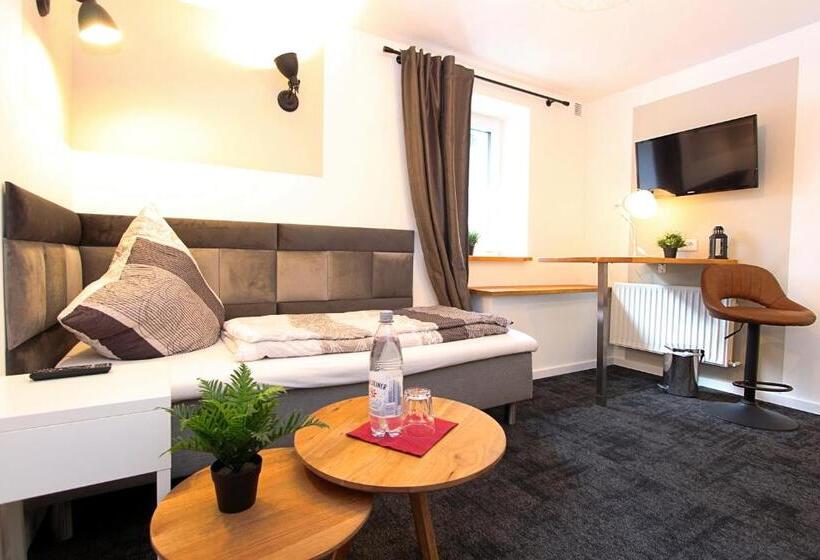 标准单人间, Burgblick