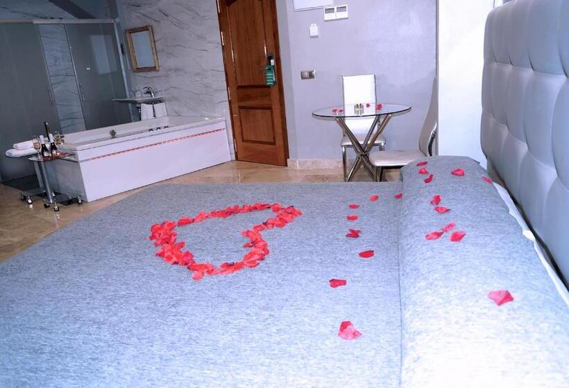 اتاق استاندارد با وان آب گرم, Caballero Errante