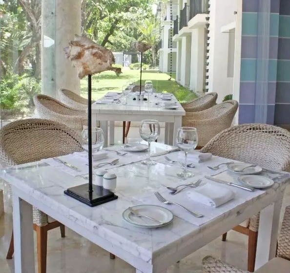سوییت جونیور با چشمانداز دریا, Casa Colonial Beach & Spa