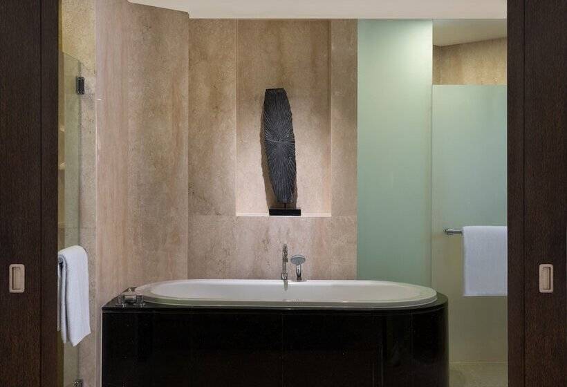 חדר דלוקס מותאם לאנשים עם מוגבלויות, Conrad Bali