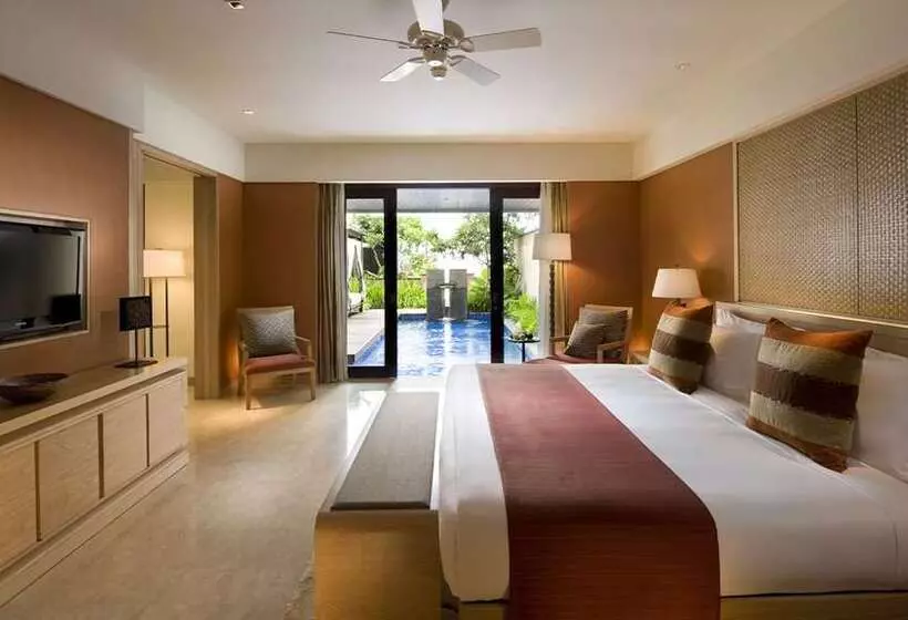 سوئیت با تخت بزرگ, Conrad Bali