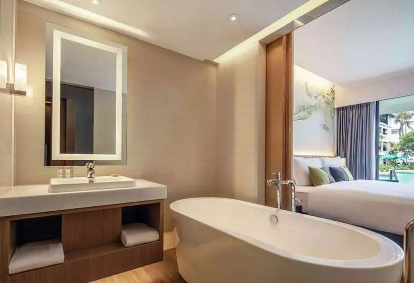 اتاق لوکس با تخت بزرگ, Conrad Bali
