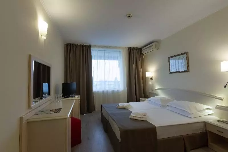 اتاق استاندارد, Detelina