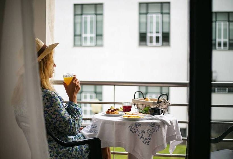 غرفة قياسية إطلالة جانبية علي البحر, Do Mar