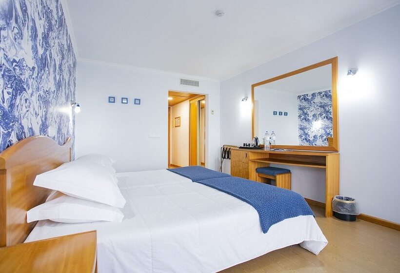 غرفة قياسية إطلالة جانبية علي البحر, Do Mar