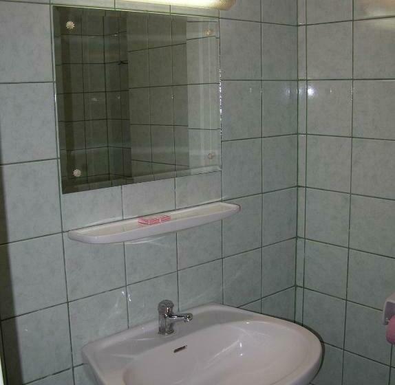 スタンダードルーム, Floreta De Aur