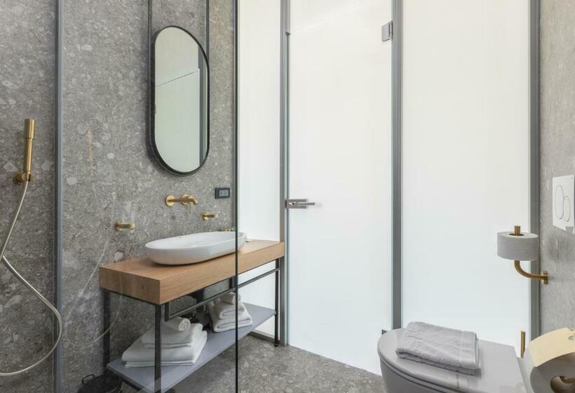 اتاق سوپریور با چشم‌انداز جانبی دریا, Heritage Hotel Porin Makarska