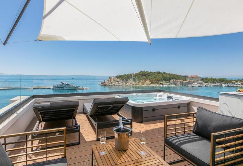 اتاق لوکس با چشم‌انداز دریا, Heritage Hotel Porin Makarska