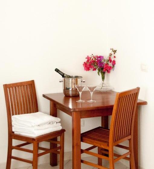 스탠다드 룸, Meta