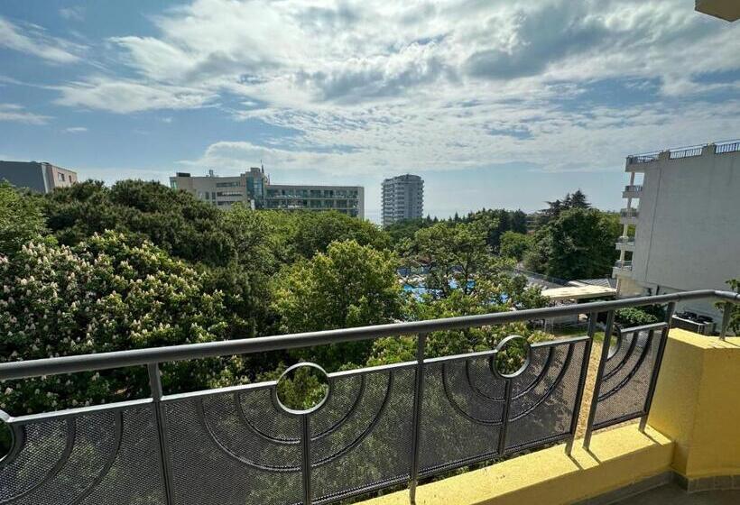 스탠다드 룸, Perunika