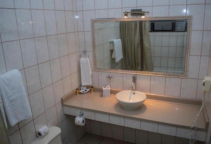 디럭스 룸, Suerre