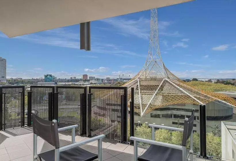 2 Bedroom Premium Apartment, Mantra Southbank