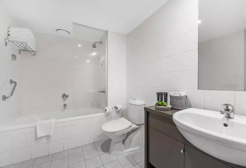 2 Bedroom Premium Apartment, Mantra Southbank