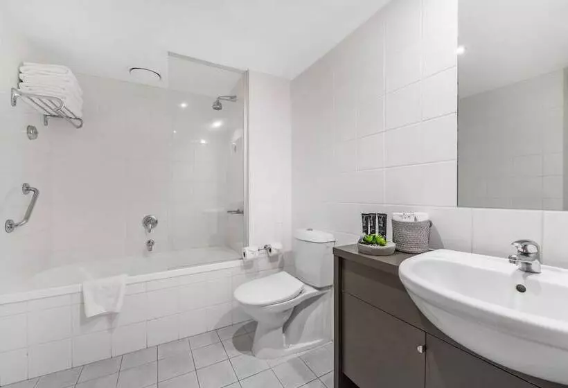 2 Bedroom Premium Apartment, Mantra Southbank