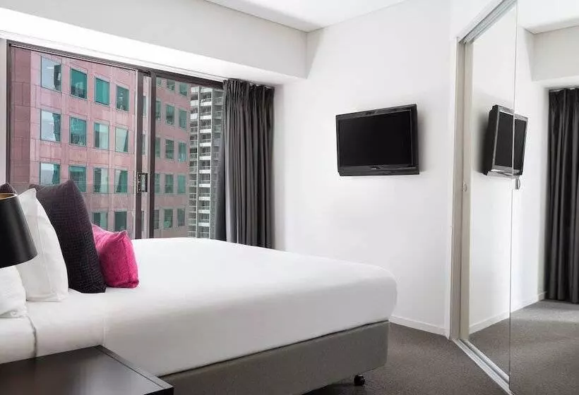 2 Bedroom Premium Apartment, Mantra Southbank