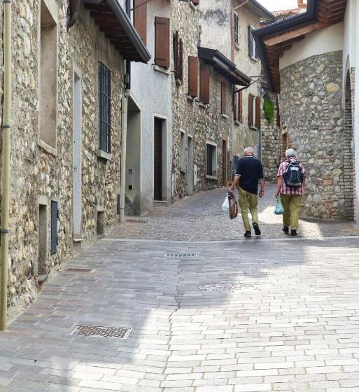 1 Bedroom Apartment Lake View, B&b Antiche Mura