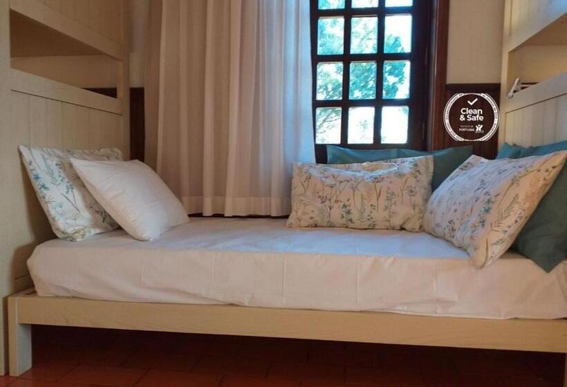 מיטה בחדר משותף, Greenside Of Sea Hostel