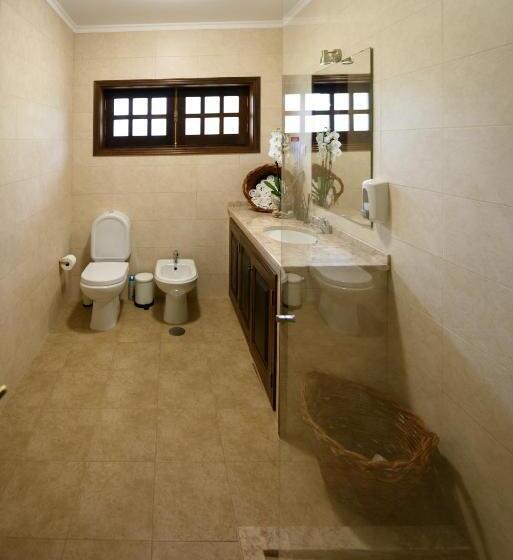 בית, 4 חדרי שינה, Greenside Of Sea Hostel