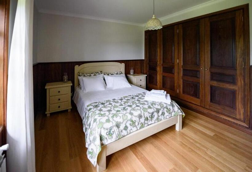 בית, 4 חדרי שינה, Greenside Of Sea Hostel