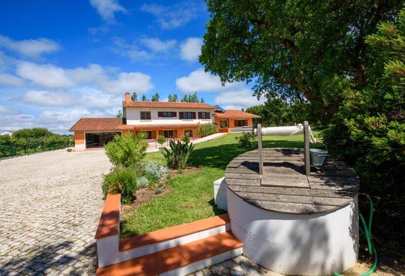 בית, 4 חדרי שינה, Greenside Of Sea Hostel