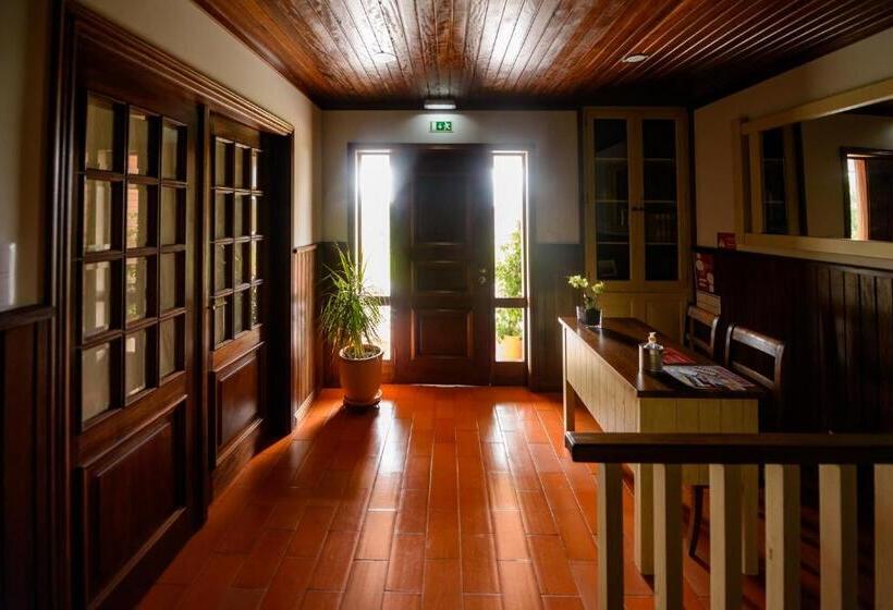 Дом 4 Спальни, Greenside Of Sea Hostel