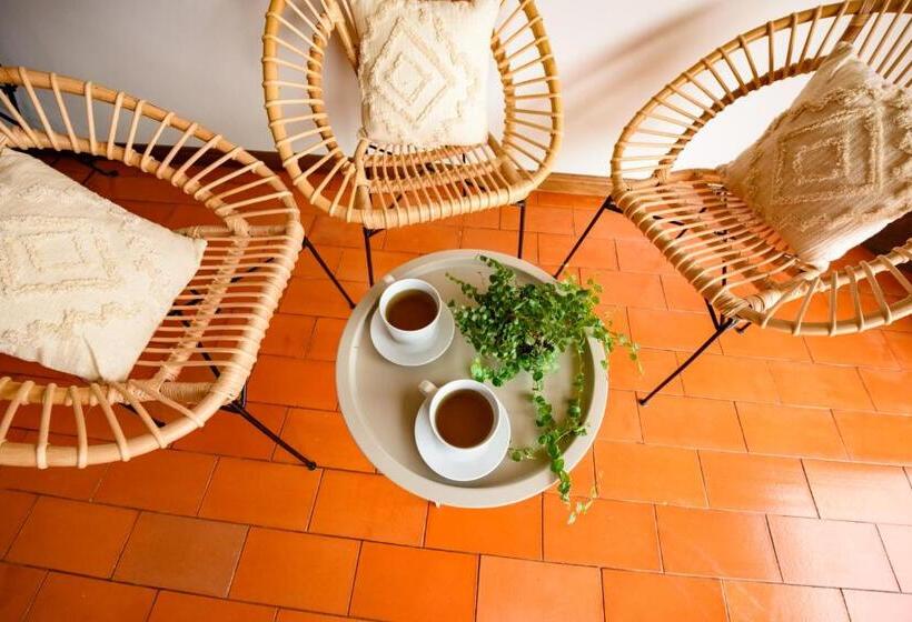 בית, 4 חדרי שינה, Greenside Of Sea Hostel