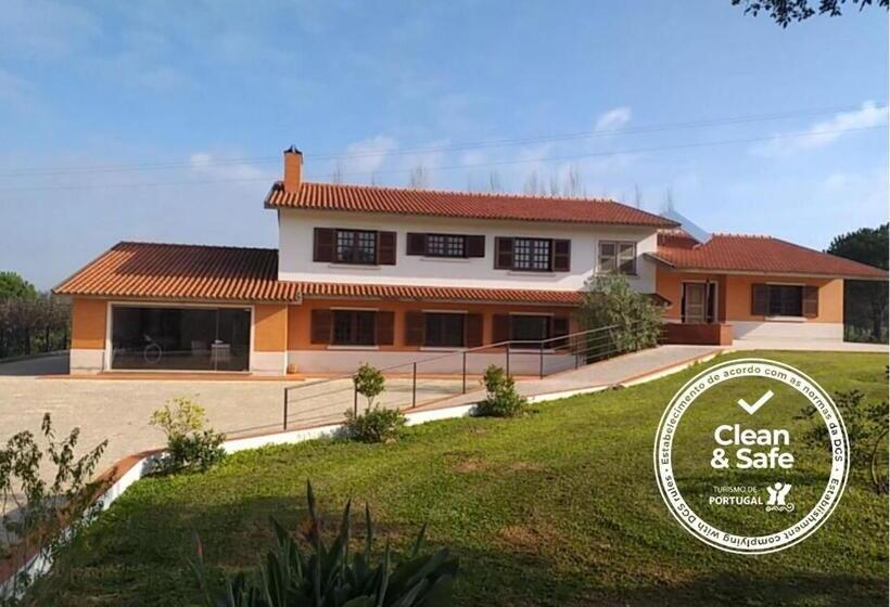 בית, 4 חדרי שינה, Greenside Of Sea Hostel