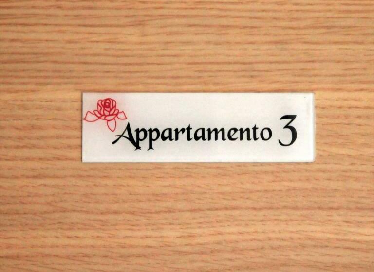 דירת חדר, Le Rose