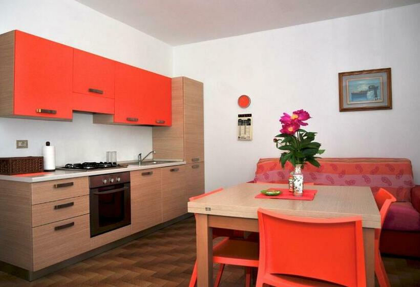 דירת חדר סופריור, Le Rose