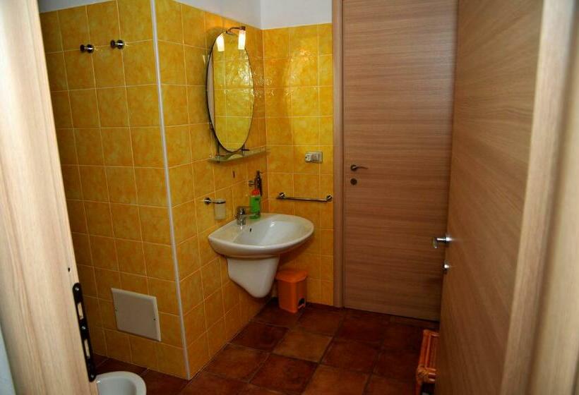 דירת חדר דלוקס, Le Rose