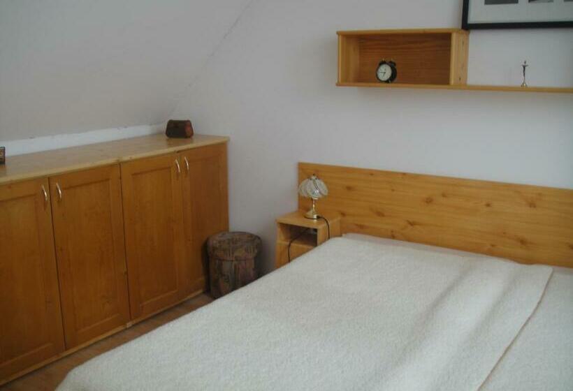 Апартаменты 1 Спальня, Forrás Vendégház