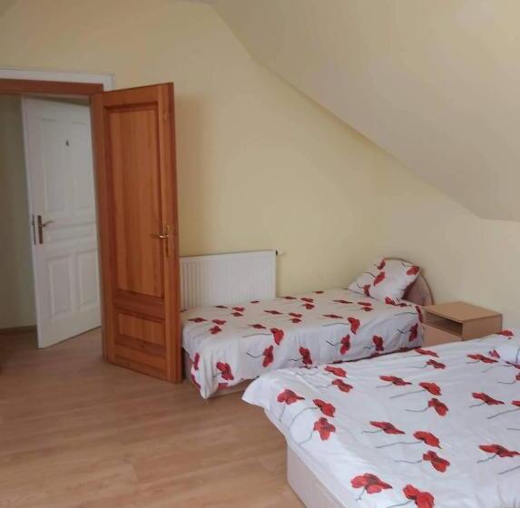 Апартаменты 1 Спальня, Forrás Vendégház