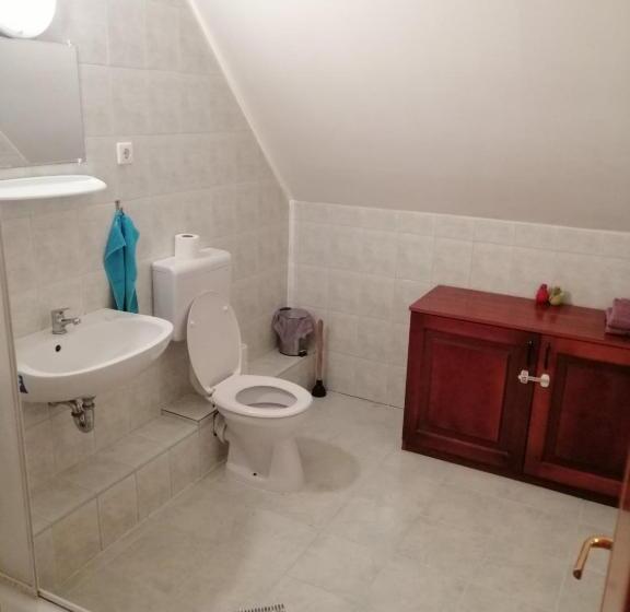 Апартаменты 2 Спальни, Forrás Vendégház