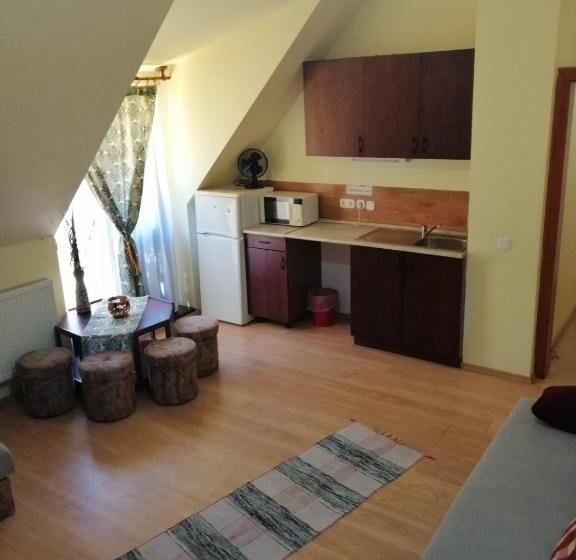 Апартаменты 2 Спальни, Forrás Vendégház