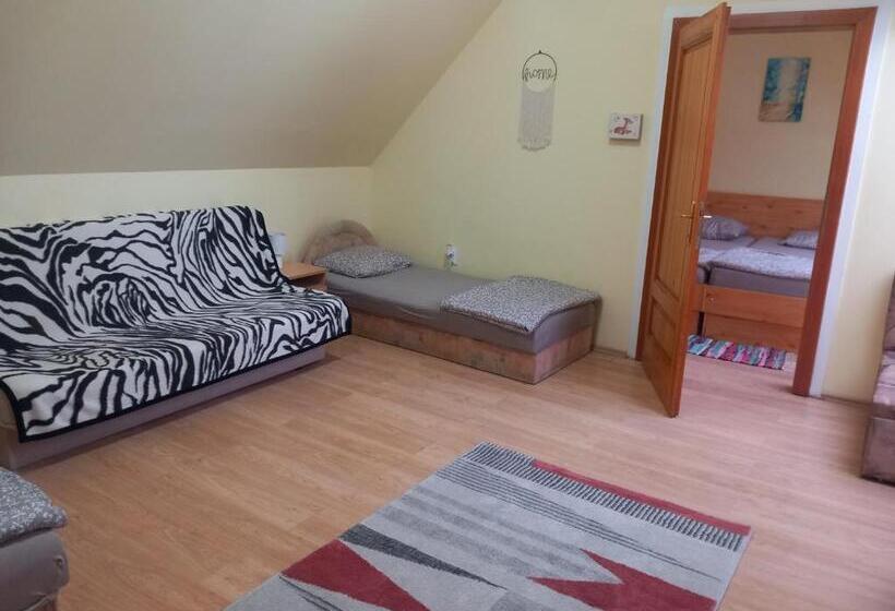 Апартаменты 1 Спальня, Forrás Vendégház