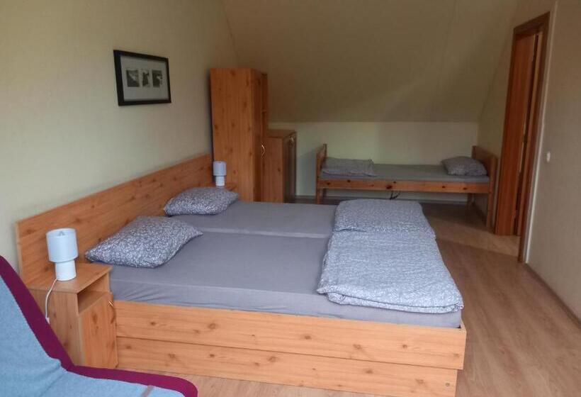 Апартаменты 2 Спальни, Forrás Vendégház