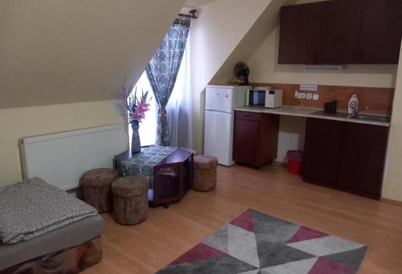 Апартаменты 2 Спальни, Forrás Vendégház