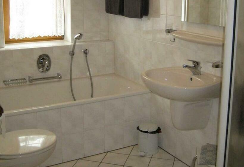 침실 1개 아파트, Garni Zur Linde