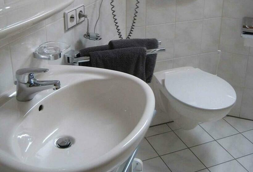 침실 1개 아파트, Garni Zur Linde